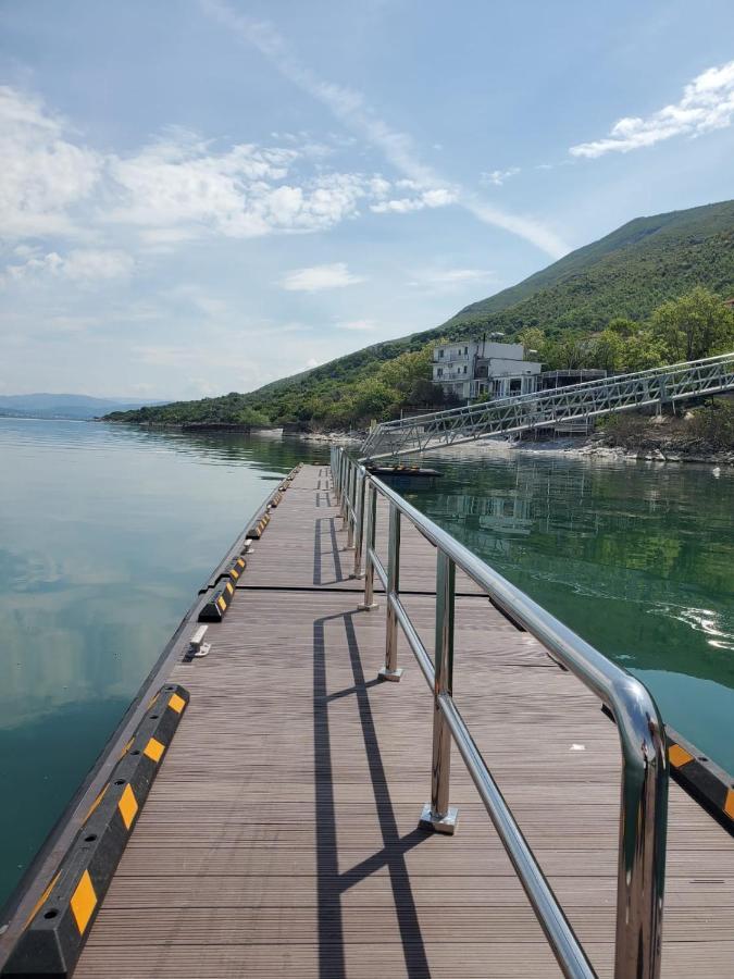 Holiday Center Apartment Шкодер Экстерьер фото